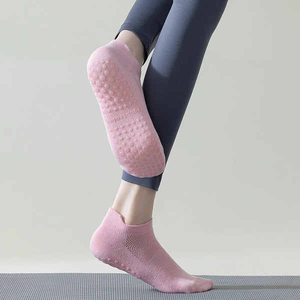 Non Slip Pilates Socks with Grips for Women, Grip Socks for Yoga Ballet Barefoot Workout Anti Skid Athletic Socks